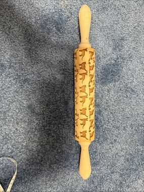 Source Unknown Embossed Wooden Rolling Pin with Cat Pattern - Light Wood 15”